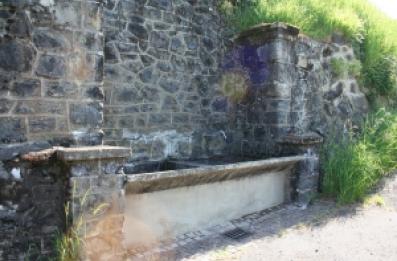 Bac lavoir en ciment