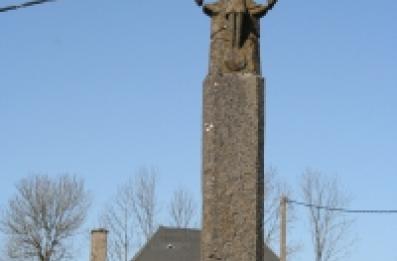 Croix Saint Victor en pierre. 