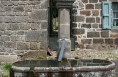 fontaine en pierre